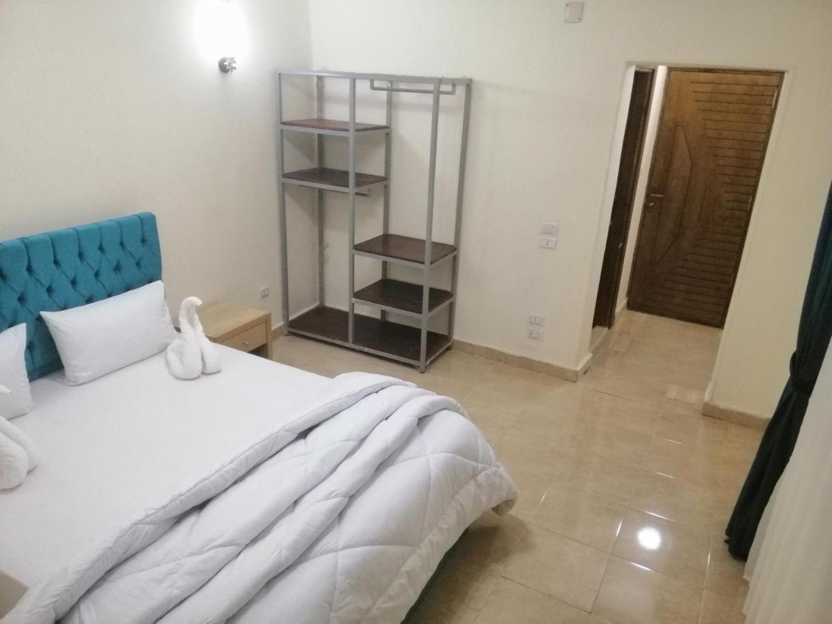 Anubis Kingdom Pyramids Hostel Kafret el-Gabal Exterior foto