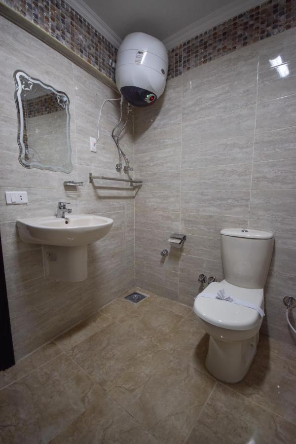 Anubis Kingdom Pyramids Hostel Kafret el-Gabal Exterior foto