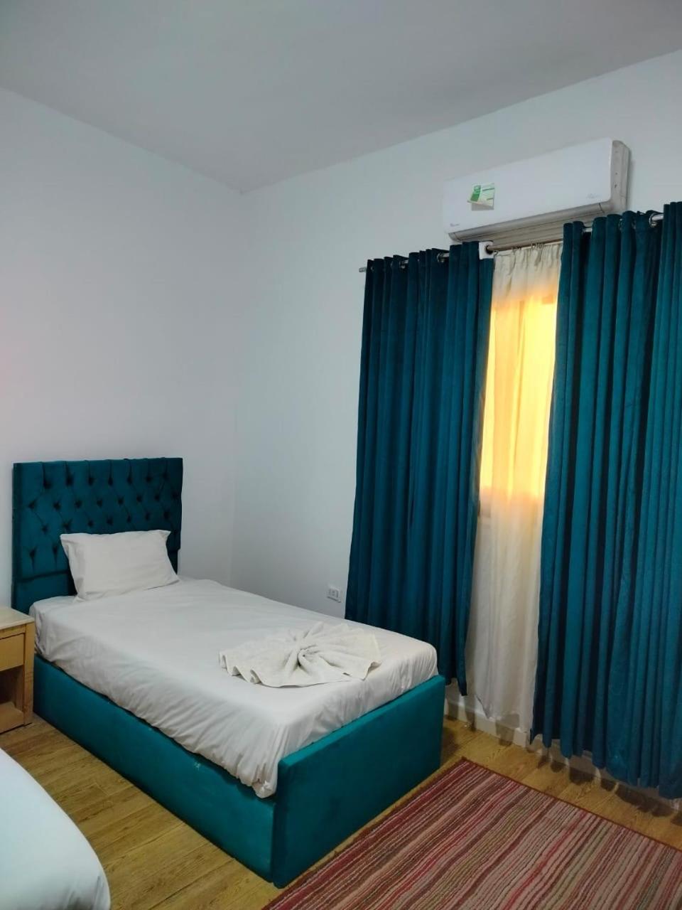 Anubis Kingdom Pyramids Hostel Kafret el-Gabal Exterior foto